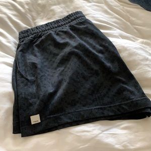 Vuori black shorts